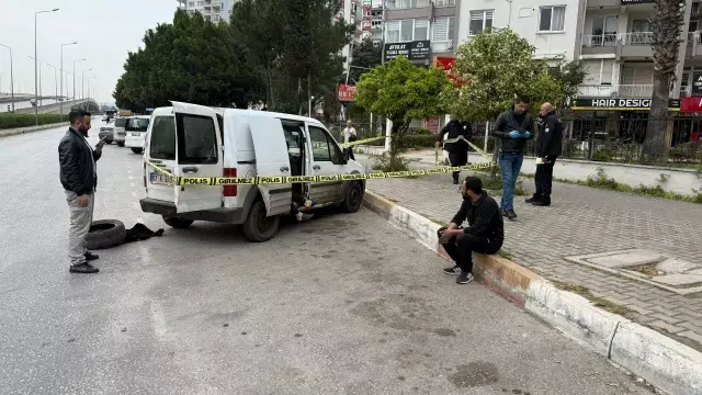 Antalya'da Arkadaşını Aracında Ölü Buldu - Antalya Akış Haber Görseli