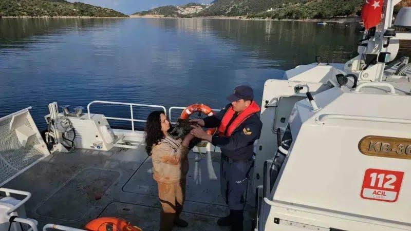 Kaş Açıklarında 80 Göçmen Kurtarıldı - Antalya Akış Haber Görseli